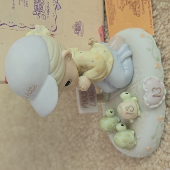 1997 NIB Precious Moments Growing in Grace Age 13 Figurine - Picture 2 of 14